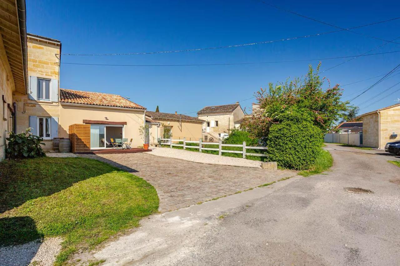 Guesthouse Les Maurins Saint-Sulpice-de-Faleyrens Eksteriør bilde
